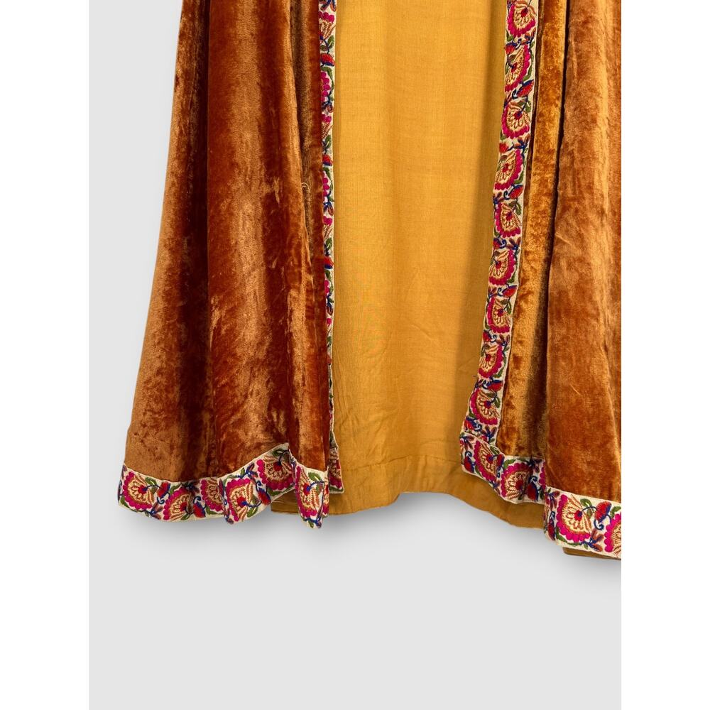 Meena Mahal Poetic Threads Velvet Duster Coat Embroidered Floral Trim Kimono - Picture 4 of 8